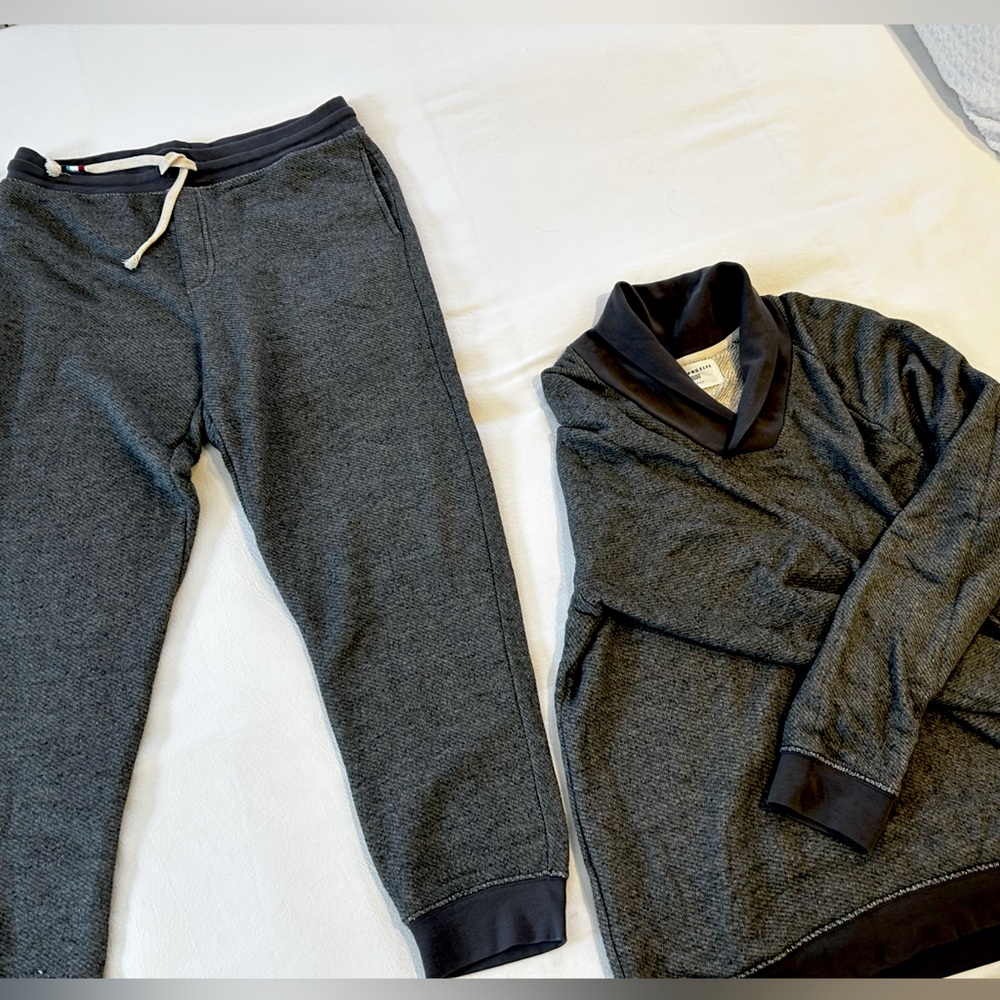 Sol Angeles Men’s (unisex) sweat set.